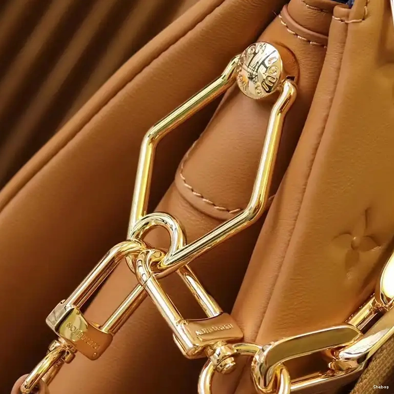 2304HT0012 Bag LV 0713